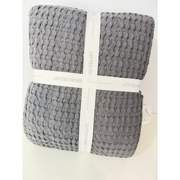 Levtex Home Mills Throw Blanket 50x60 Charcoal Gray Timeless Collection NWT - Picture 2 of 6